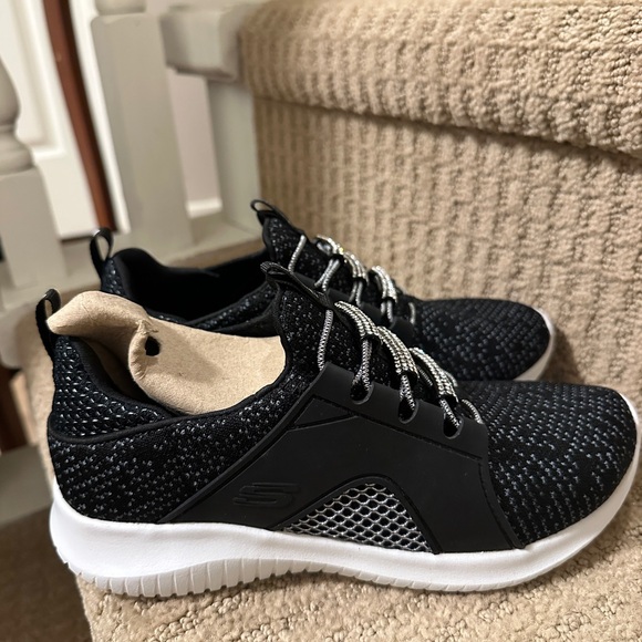 BNIB Skechers Women's 10 Ultra Flex Sporty Sneakers 12983 - Picture 4 of 7